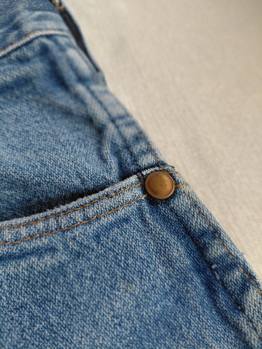Vintage Wrangler Cowboy Cut Jeans 1970s USA Made Vertical Fly Tag Boot Zipper - Picture 16 of 16